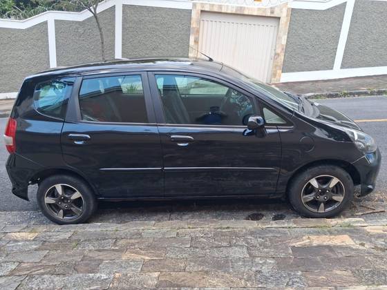HONDA FIT 1.4 LX 8V FLEX 4P MANUAL HONDA FIT 1.4 LX 8V FLEX 4P MANUAL